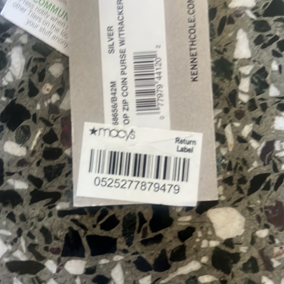 NWT Kenneth Cole REACTION wallet - Picture 5 of 5